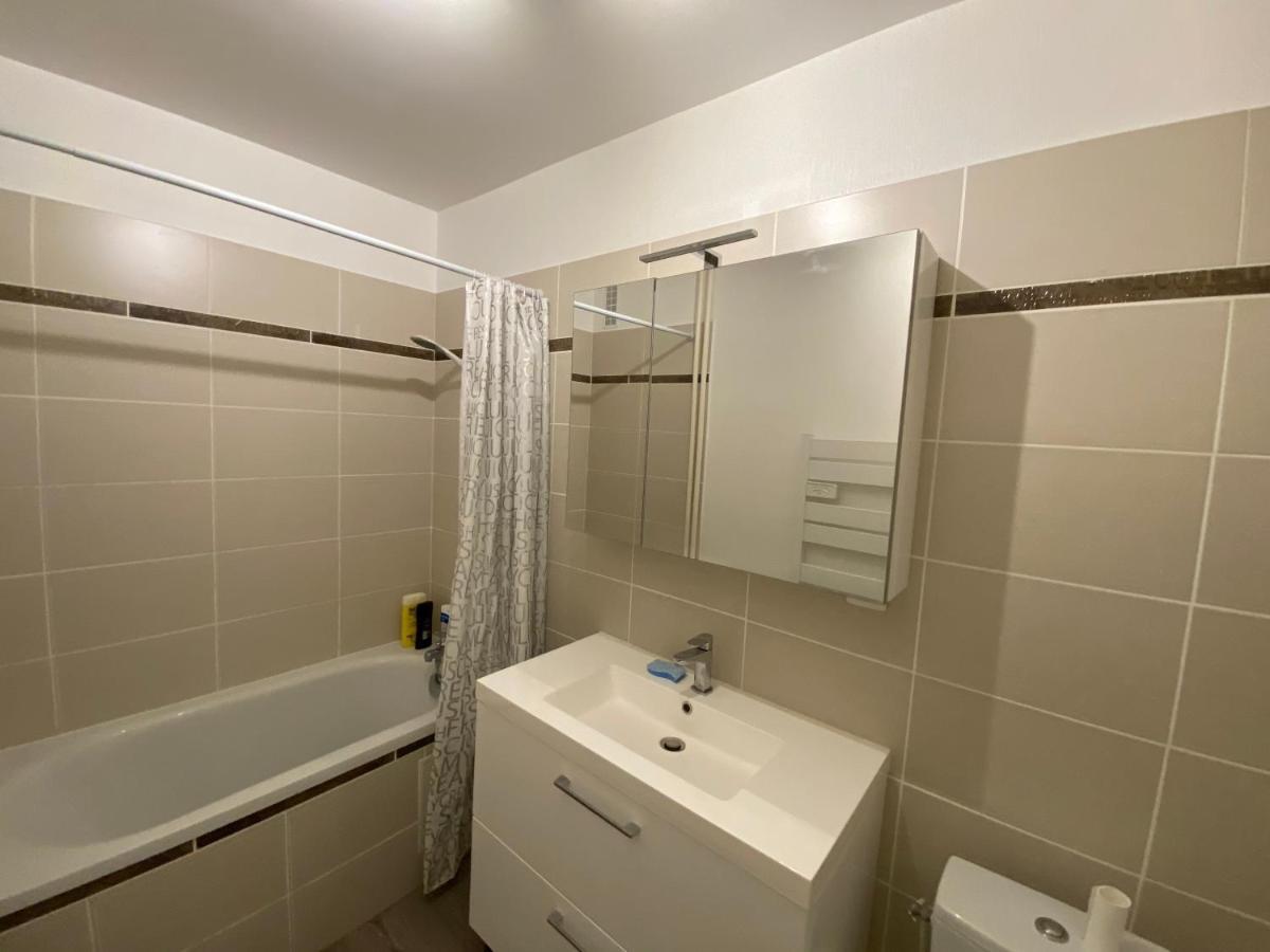 Appartement Parc De Fresnoy Roye  Esterno foto